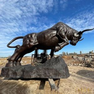 Park Commercial Plaza Office Building Outdoor Bronze Bull
