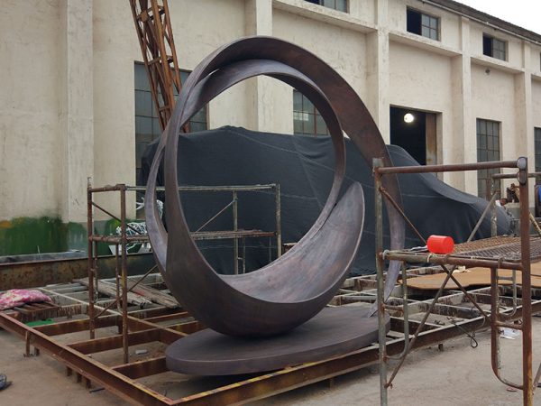 Outdoor Bronze Multi-Ring Modern Art Sculpture - Image 4