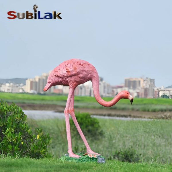 Custom outdoor park fiberglass flamingo sculpture - Image 4