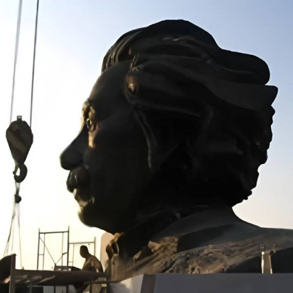 Large bronze statue of Einstein's head in the park outdoor square - Image 5