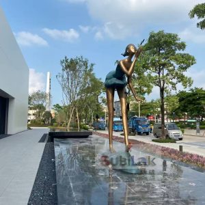 Customized outdoor park pedestrian street beauty figure bronze statue