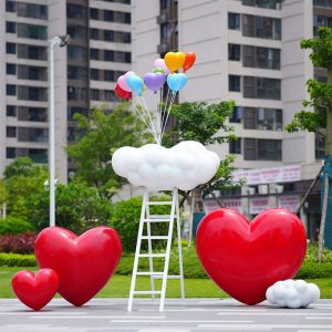 Cloud balloon ornaments fiberglass scenic spot shopping mall photo check-in large cloud sculpture
