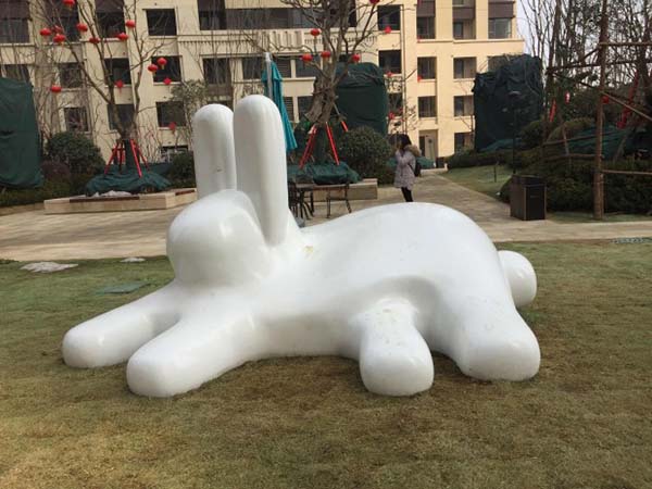 Cute fiberglass cartoon rabbit sculptures
