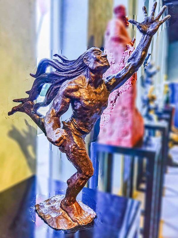 Bronze sculpture of ancient Chinese mythological figures: Kuafu chasing the sun