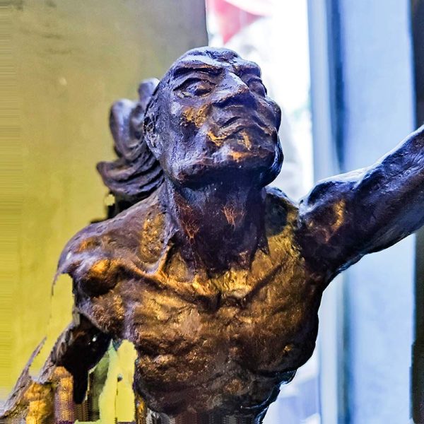 Bronze sculpture of ancient Chinese mythological figures: Kuafu chasing the sun