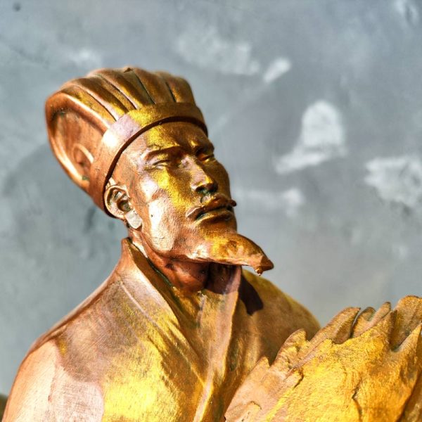 Bronze statue of Zhuge Liang, an ancient Chinese figure, the embodiment of wisdom