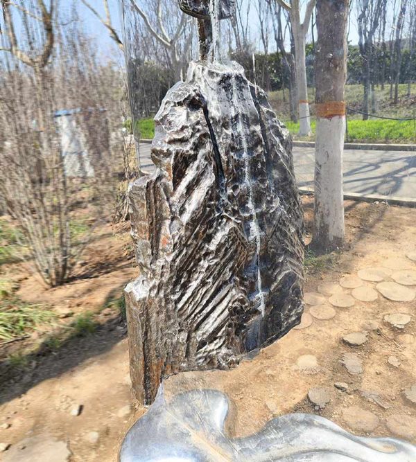 Mirror Mountain and Quiet Water: Stainless Steel Sculptures Showing the Integration of Mountains and Waters, and the Harmonious