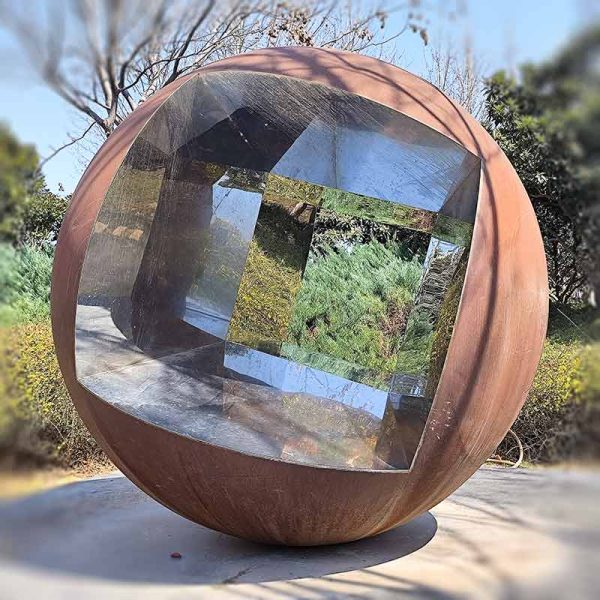 The spherical sculpture made of stainless steel and weathering steel contains the theme of "nature and infinity"