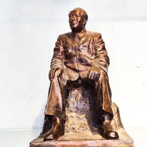 Bronze figure statue The great man sitting while inspecting the Yellow River