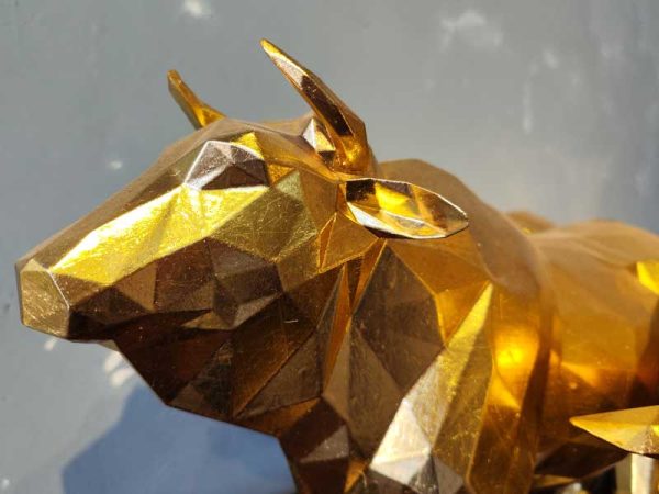 Geometric animal sculpture golden bronze bull sculpture