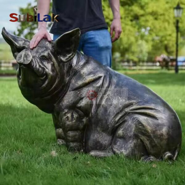 Outdoor Large Brushed Gold Bronze Sitting Pig Sculpture Garden Decoration Statue Decoration - Image 4
