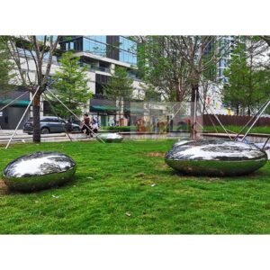 Stainless steel pebble sculptures for outdoor park lawns