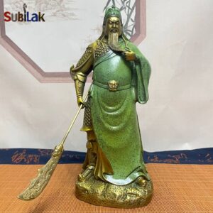 A bronze statue of Guan Gong