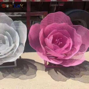 Stainless steel flowers for outdoor shopping malls