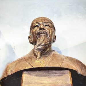 Bronze Sculpture: Ancient Chinese Figure Head Sculpture Artwork