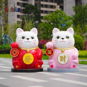 Large Outdoor Shopping Mall Pedestrian Street Lucky Cat Sculpture Fiberglass Decorative Item for Grand Opening